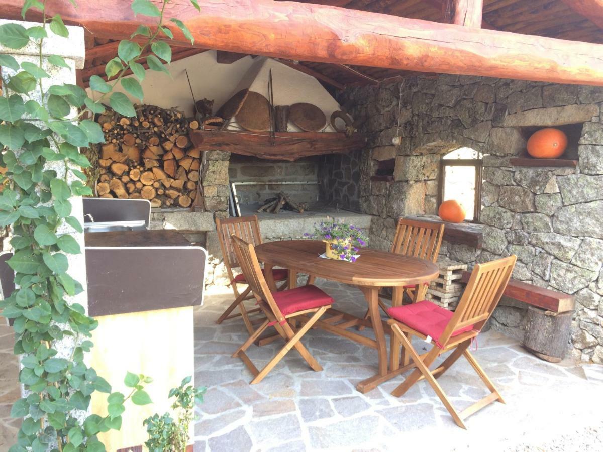 S'umbra De S'ozzastru Vakantiehuis